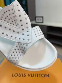 Picture of Louis Vuitton Slippers _SKULVsz38-44mnf04231340